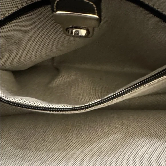 Dooney and Bourke bag - Picture 9 of 13